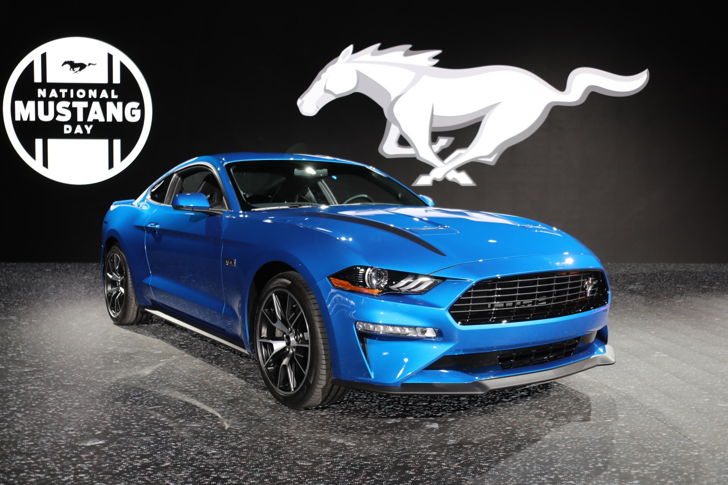 New Velocity Blue Color For The 2019 Ford Mustang