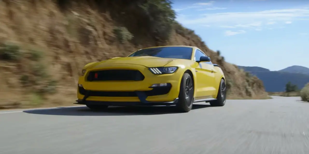 Shelby Gt350r Nearly Wins Best Driver S Car Ford Authority