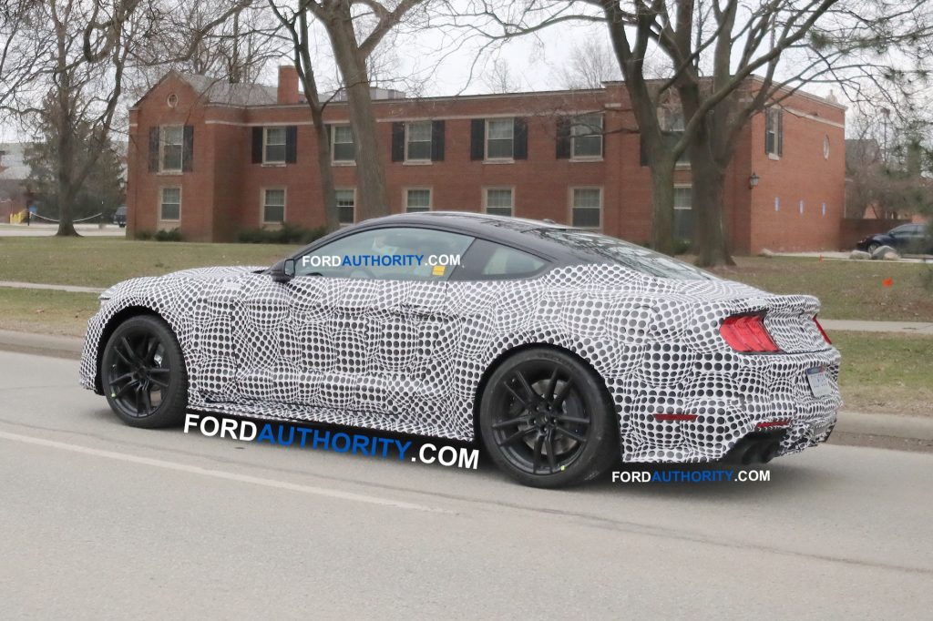 2020 Ford Mustang Shelby GT500 Spy Picture - exterior - April 2018 014