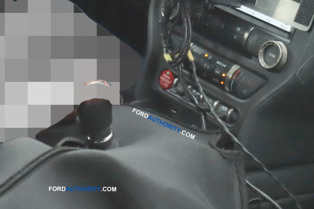 2020 Ford Mustang Shelby GT500 Spy Picture - interior - April 2018 004