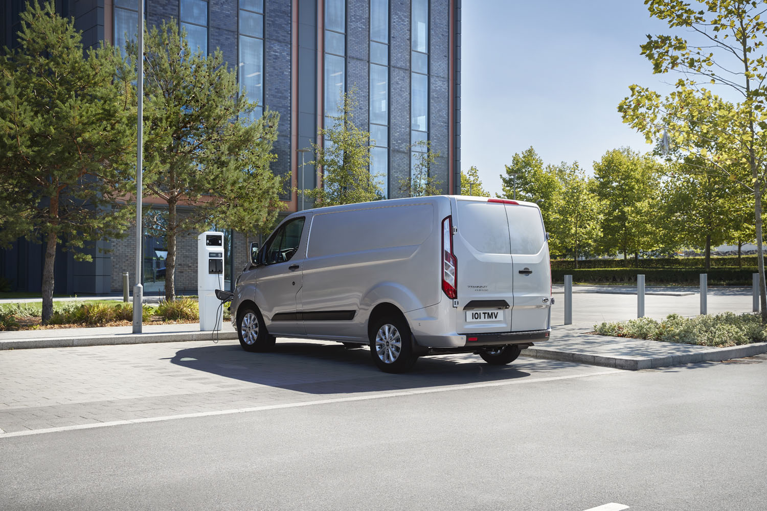 Transit Custom Hybrid Vans Help Improve Quality