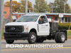 2023-ford-f-350-super-duty-chassis-cab-dually-dual-rear-wheel-oxford-white-first-real-world-photos-exterior-003