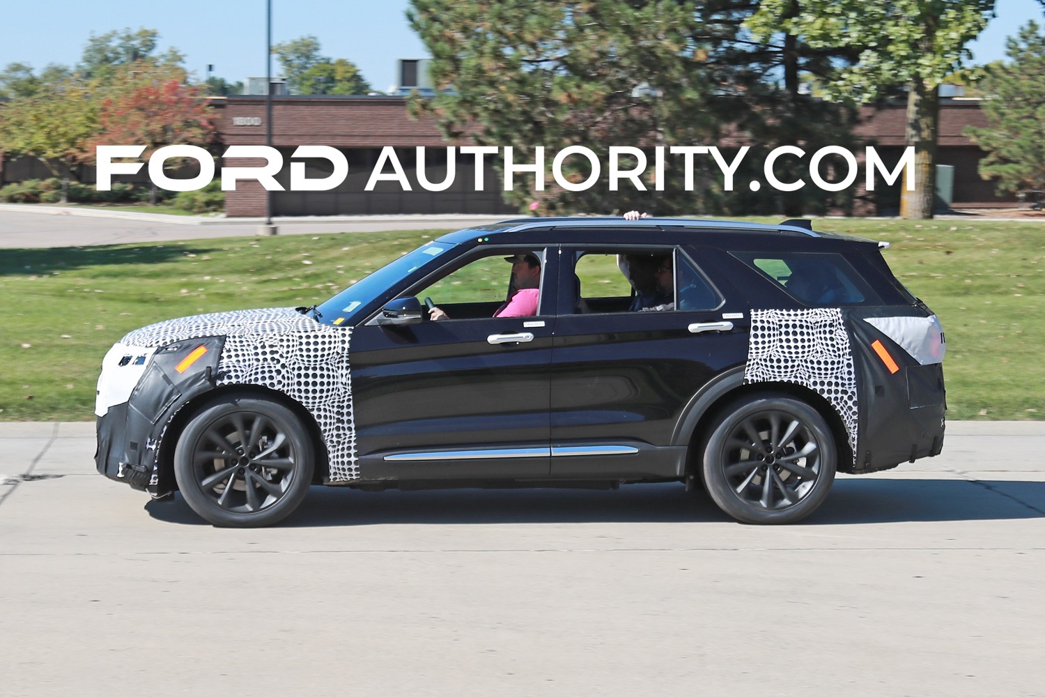 2024 Ford Explorer Spotted Without Camo For First Time