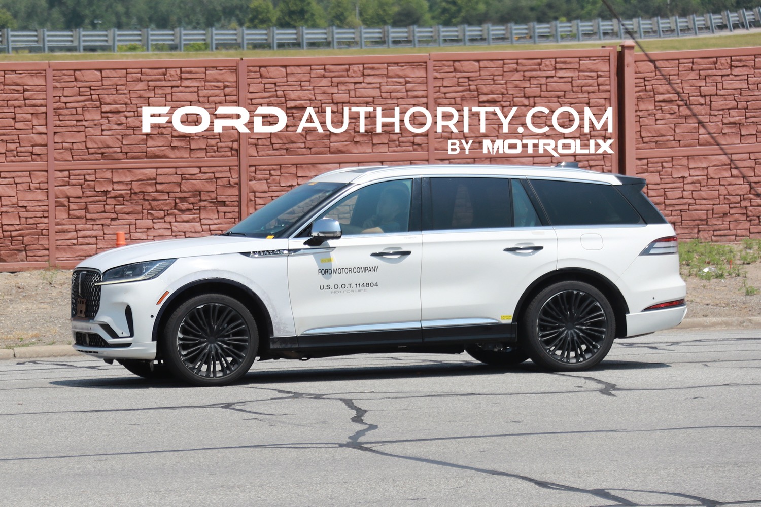 2024 Lincoln Aviator Refresh Now Undergoing Testing