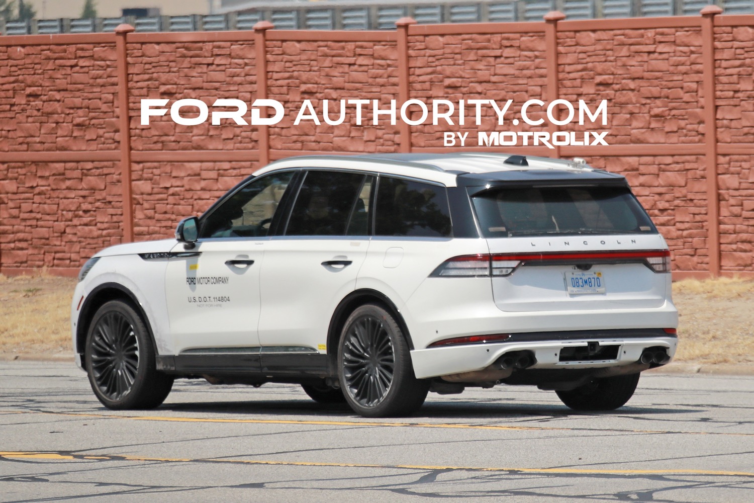 2024 Lincoln Aviator Spotted Once Again Without Camo