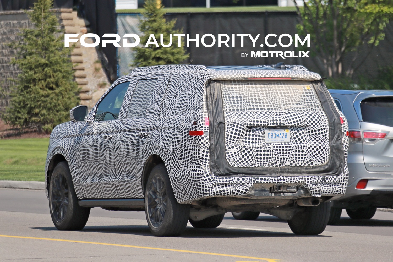 Redesigned 2025 Ford Expedition Taillights Spotted: Photos