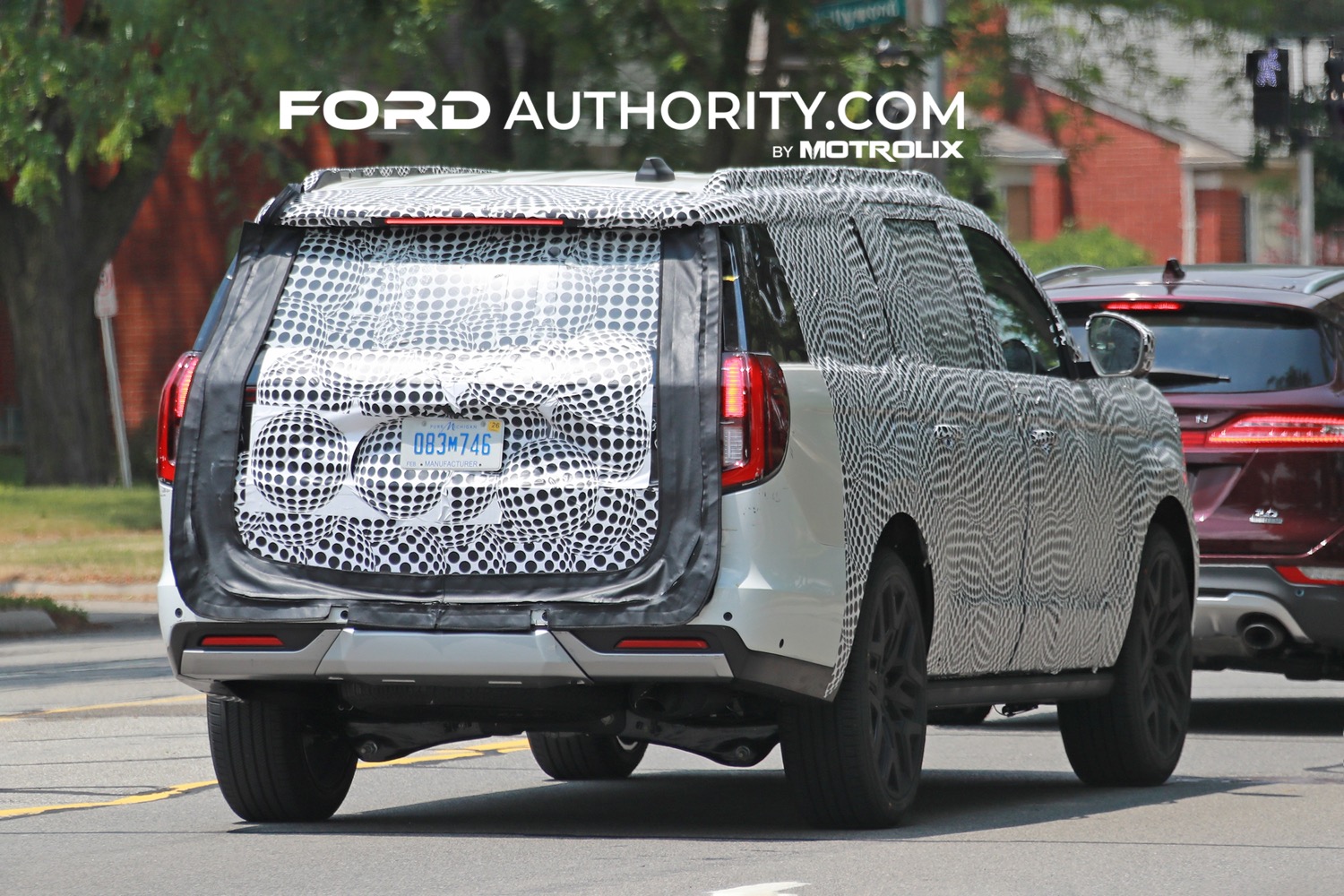 2025 Ford Expedition To Have Range Rover-Like Aesthetic Out Back