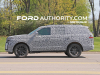 2025-ford-expedition-refresh-prototype-spy-shots-may-2023-exterior-004