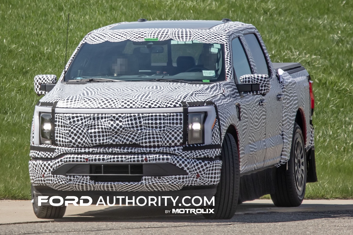 2025 Ford F-150 Lightning Refresh Possibly Spotted