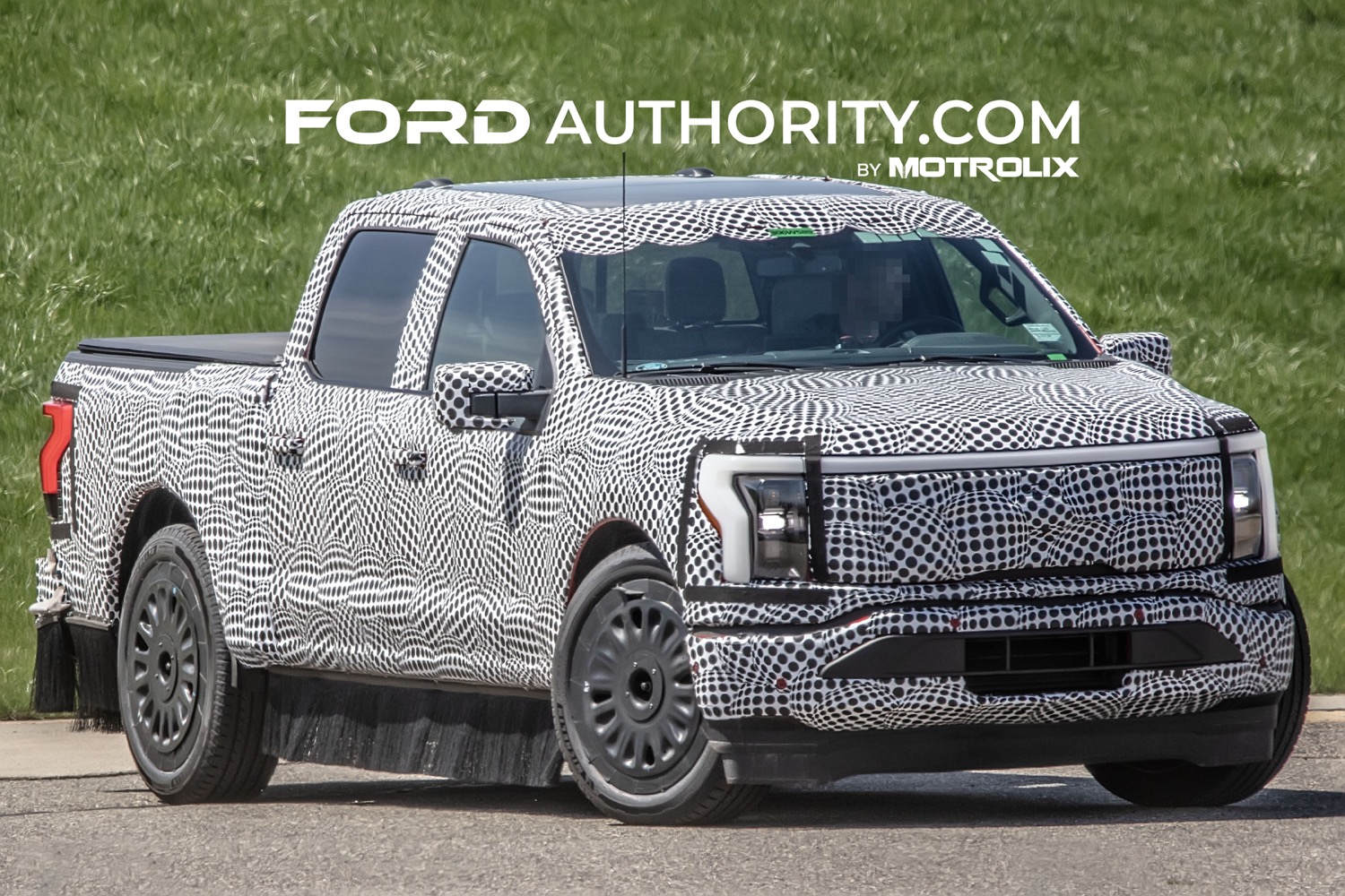 2025 Ford F-150 Lightning Refresh Possibly Spotted