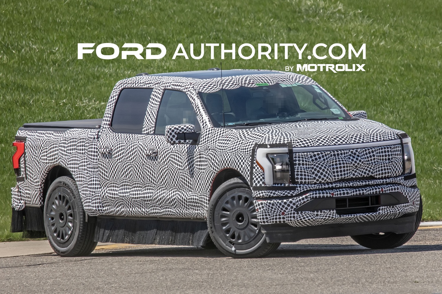 2025 Ford F-150 Lightning Refresh Possibly Spotted