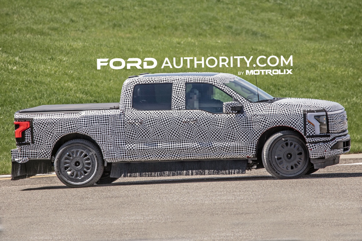 2025 Ford F-150 Lightning Refresh Possibly Spotted