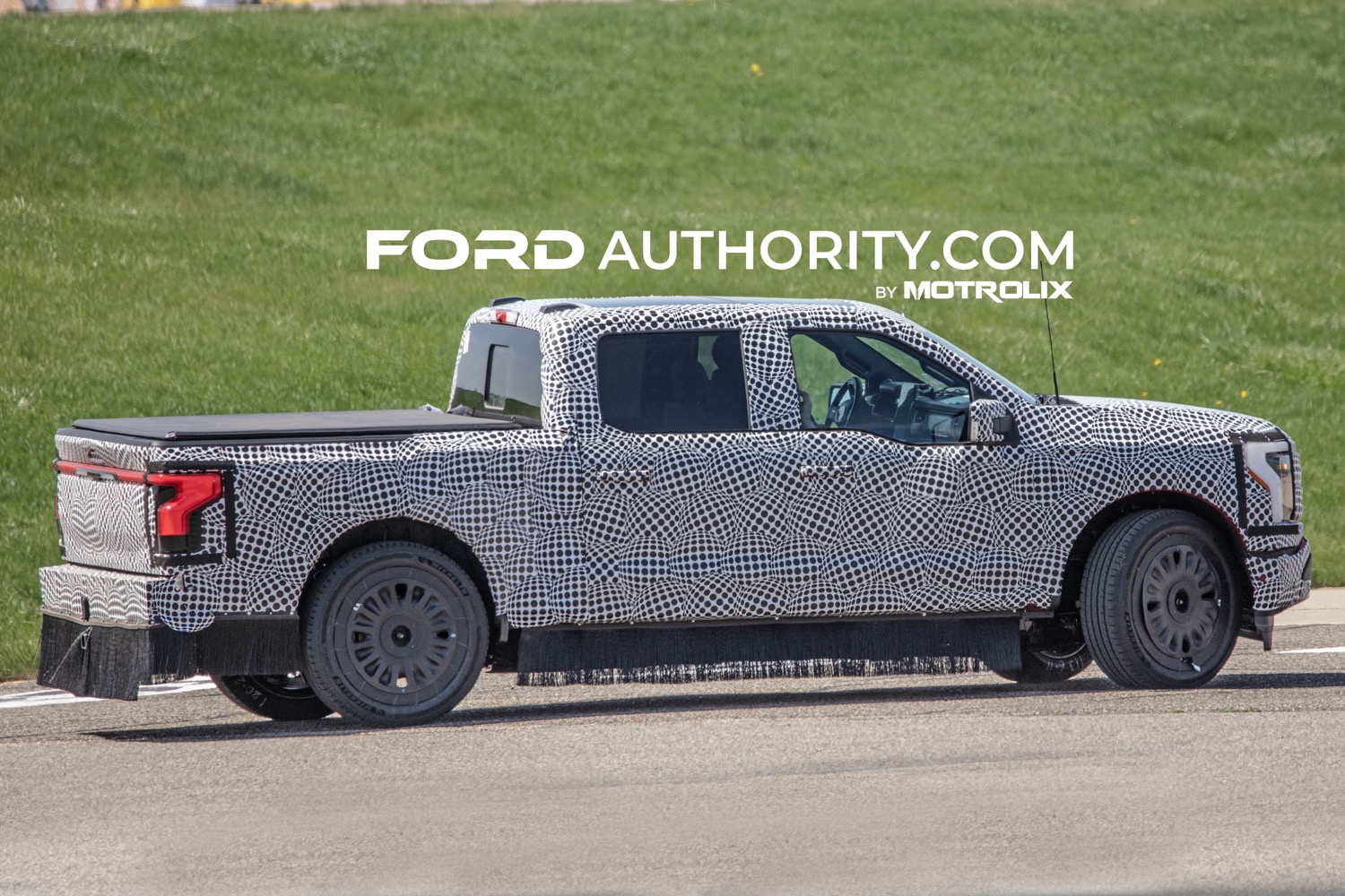 2025 Ford F-150 Lightning Refresh Possibly Spotted