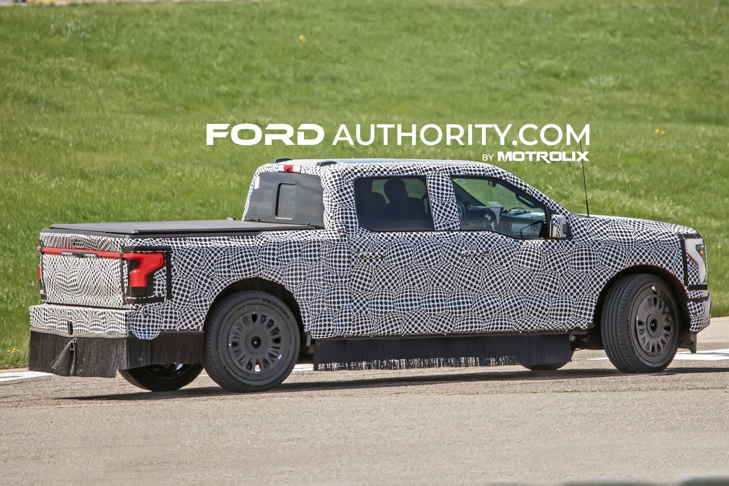 2025 Ford F-150 Lightning Refresh Possibly Spotted