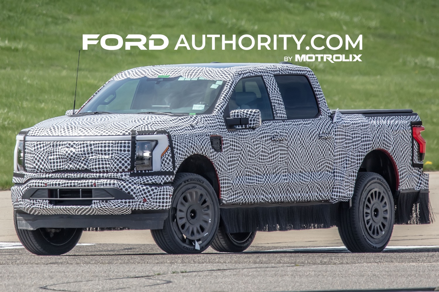 2025 Ford F-150 Lightning Refresh Possibly Spotted