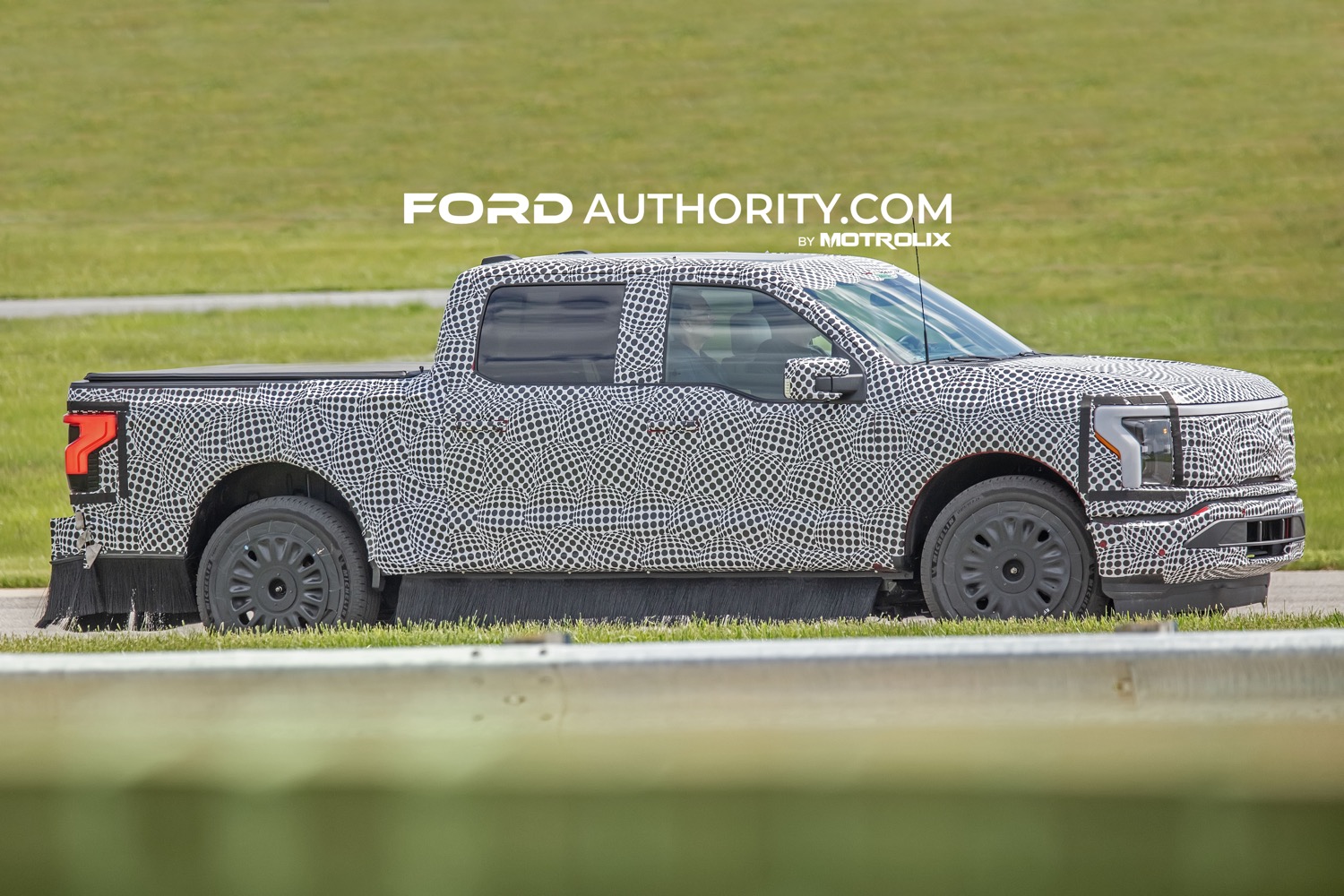 2025 Ford F-150 Lightning Refresh Possibly Spotted