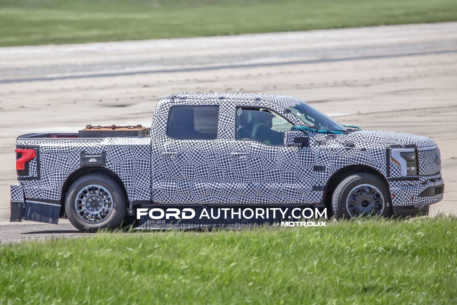 2025 Ford F-150 Lightning Refresh Possibly Spotted