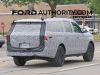 refreshed-2025-lincoln-navigator-prototype-spy-shots-june-2023-exterior-009