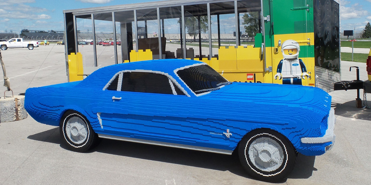 anmodning mesh glæde Life-Size Lego Ford Mustang Goes To Indiana | Ford Authority