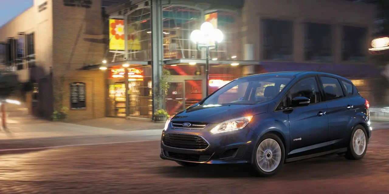 16 Ford Fusion Hybrid C Max Hybrid Deliver Leading Fuel Economy