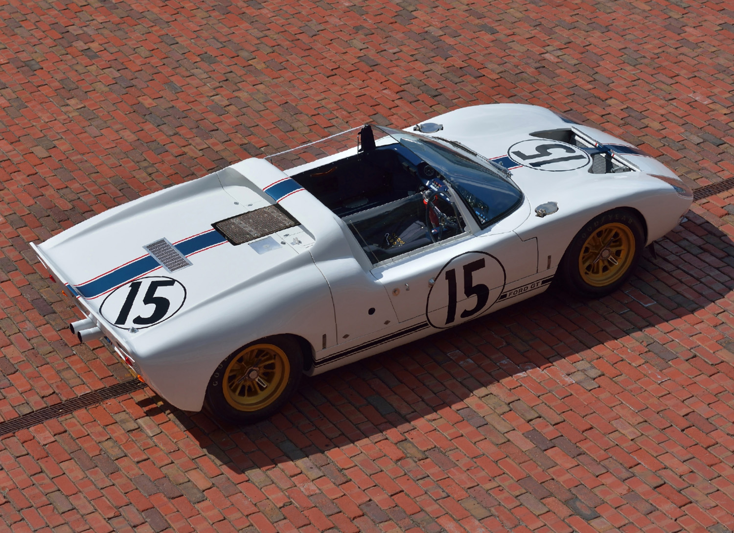 1965 Ford GT40 Roadster Prototype