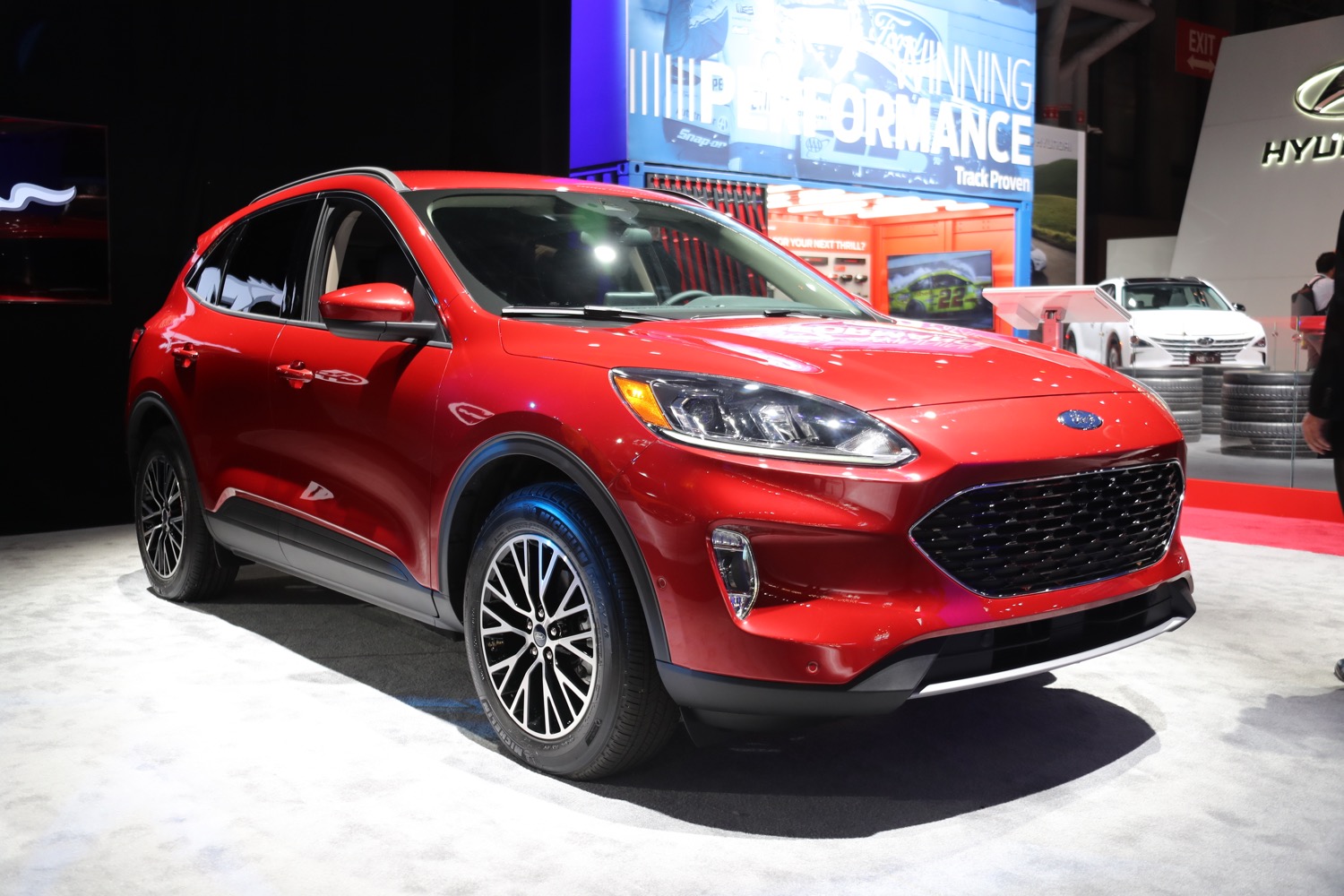 2020-ford-escape-plug-in-hybrid-live-photo-gallery