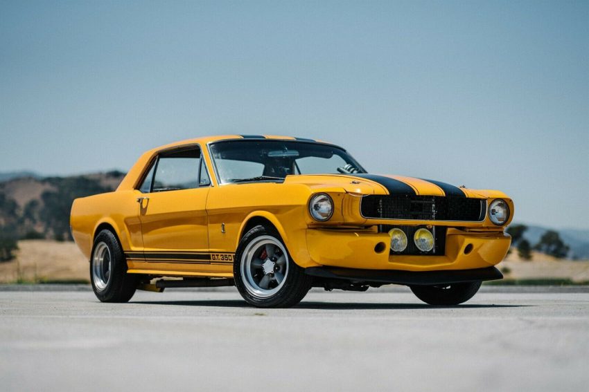 RT32001 Ford Mustang Fastback 2+2, Yellow & Black