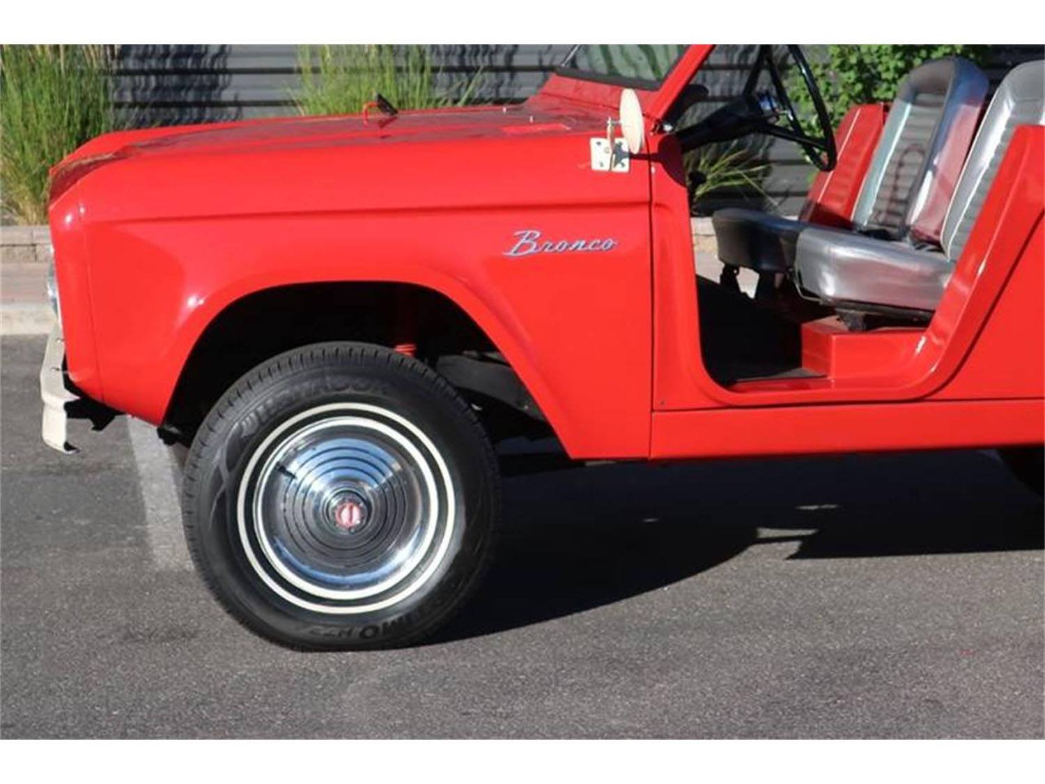 1966 Ford Bronco U13 Roadster Is Perfectly Restored