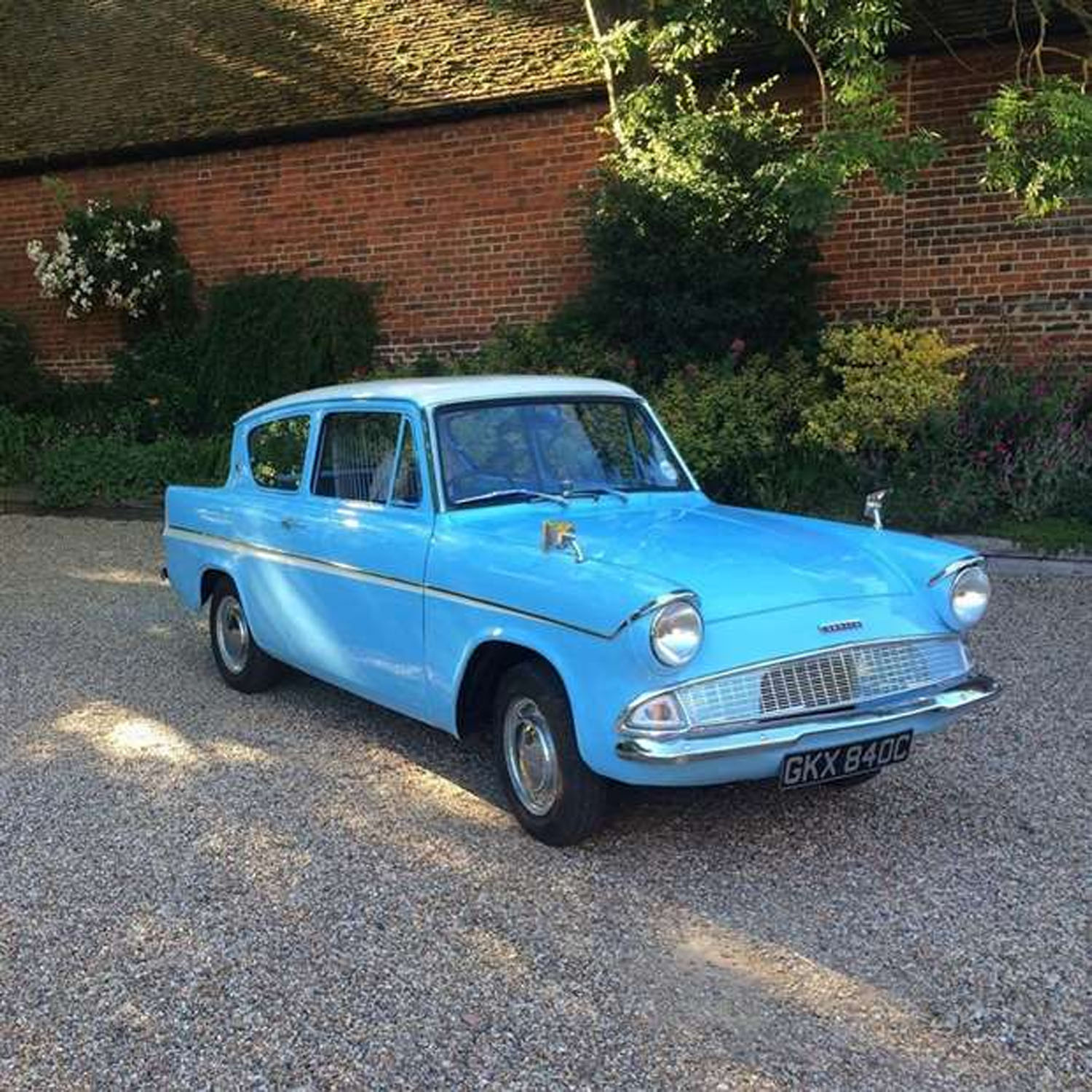 operatie Netto Hobart Heartless Thief Steals Harry Potter Replica Ford Anglia