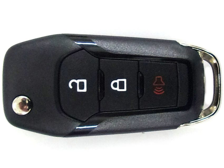 Why You Should Have Fewer Keys on Your Car's Key Fob - The News Wheel