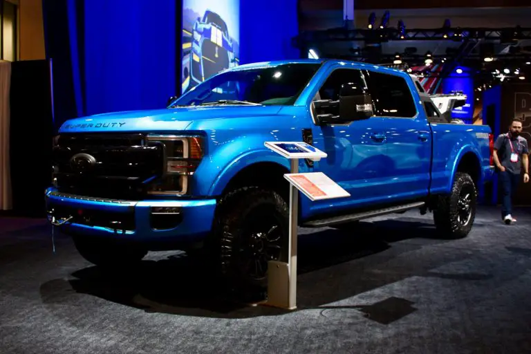 Poll: Blue Ford Oval vs. Black Ford Oval - Which Do You Prefer?