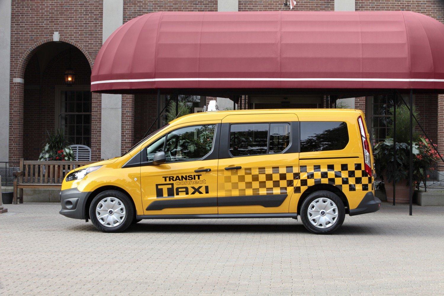 2014-Ford-Transit-Connect-Taxi-Exterior-