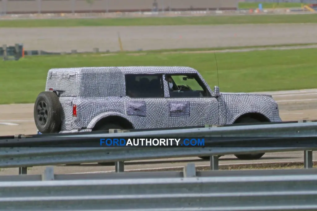 2021 Ford Bronco 2-Door Drops Heavy Roof Camouflage For The First Time