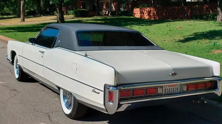 This Gorgeous 1973 Lincoln Continental Coupe Is Headed To Auction