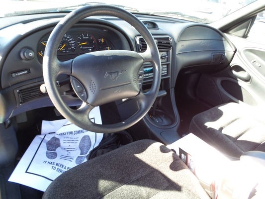 2003 ford mustang v6 interior