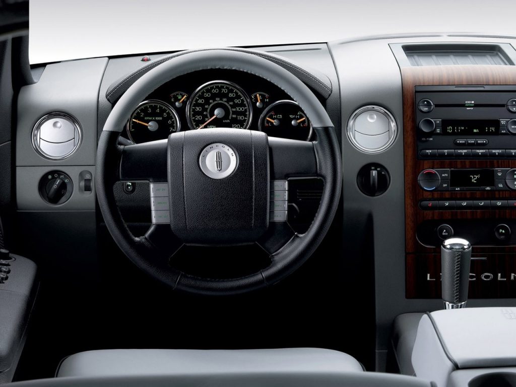 2006 Lincoln Mark LT interior