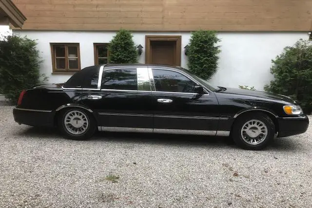 Johnny Cash s Lincoln Town Car Cartier L Is Headed To Auction