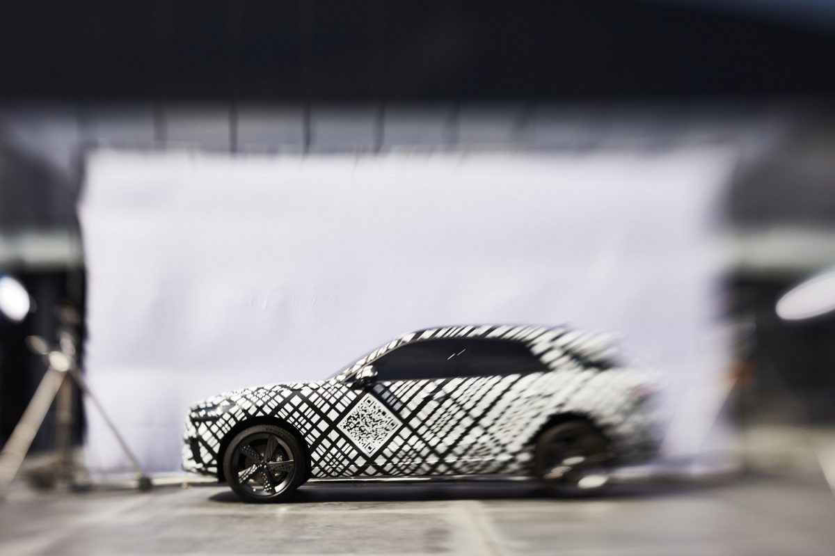 Camouflaged Genesis GV70 Previews Forthcoming Lincoln Nautilus Rival