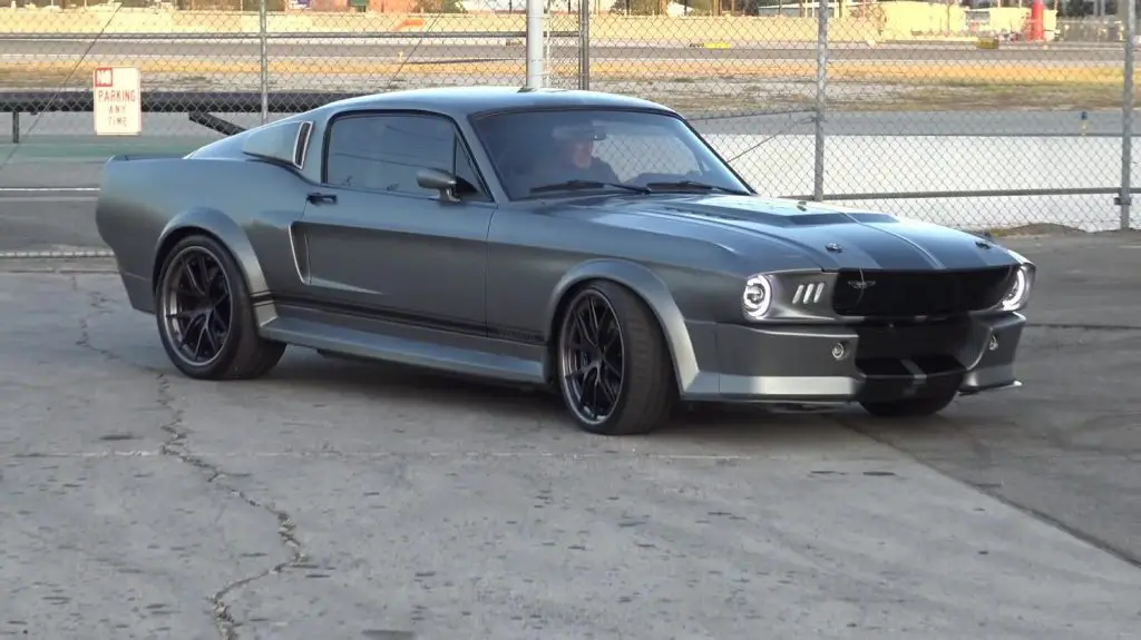 2014 Ford Mustang Shelby GT500 Remade As 1967 Tribute: Video