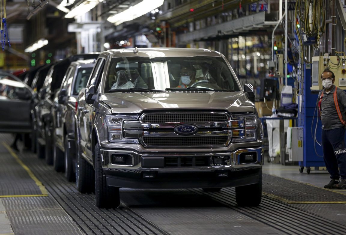 Ford Dearborn Truck Plant Gives Birth To An F 150 Every 52 Seconds Laptrinhx News 