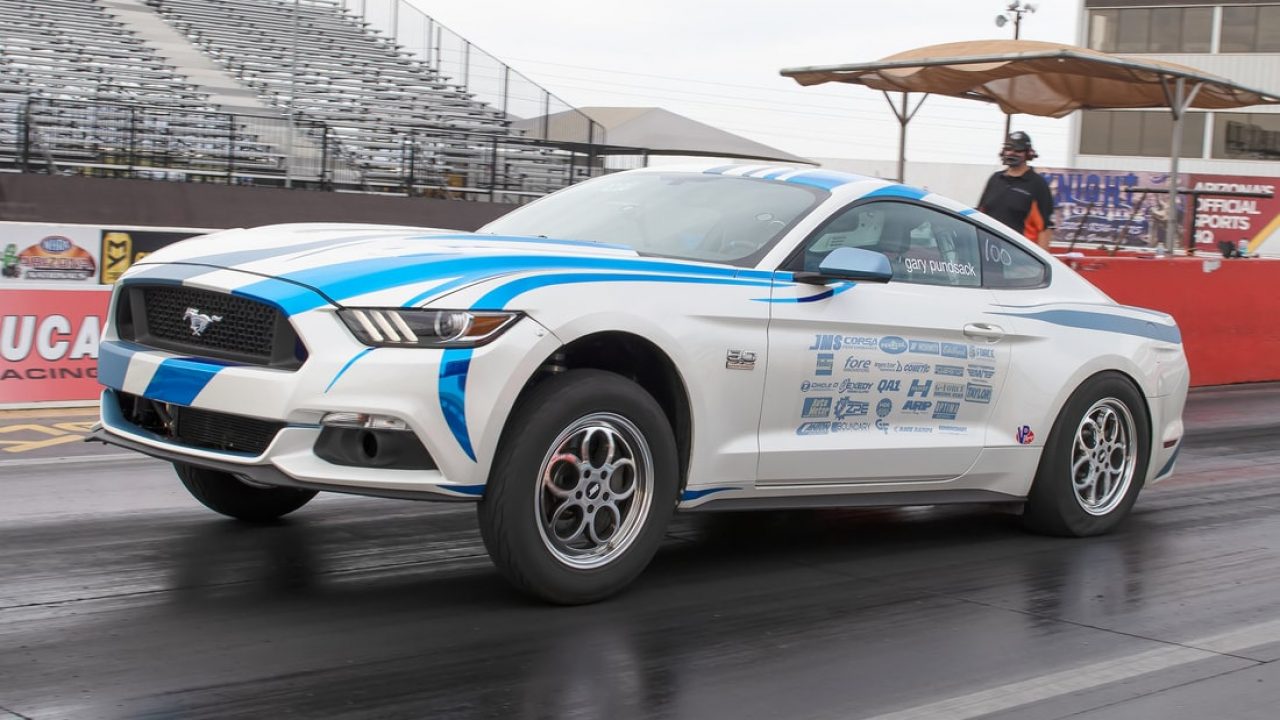 17 Ford Mustang Gt Packing 1 000 Hp Drag Raced By 75 Year Old