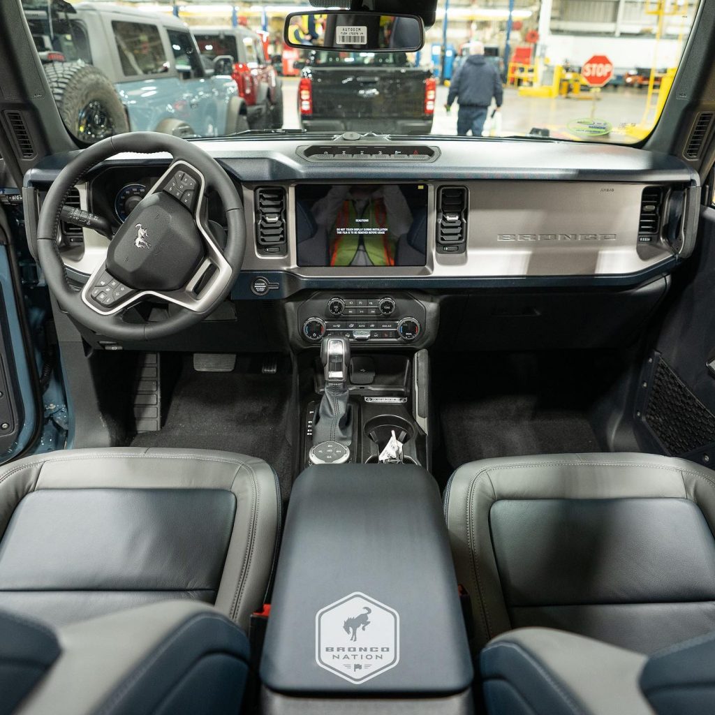 2021 Ford Bronco Outer Banks Interior Tour, Dark Space Gray With Navy Pier