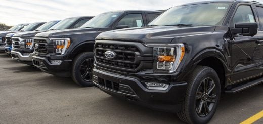 40,000 Ford F-150 Trucks May Be Missing Their Blue Oval Badges: WSJ