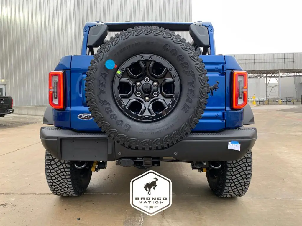 2021 Ford Bronco First Edition Gets Special Lightning Blue Paint