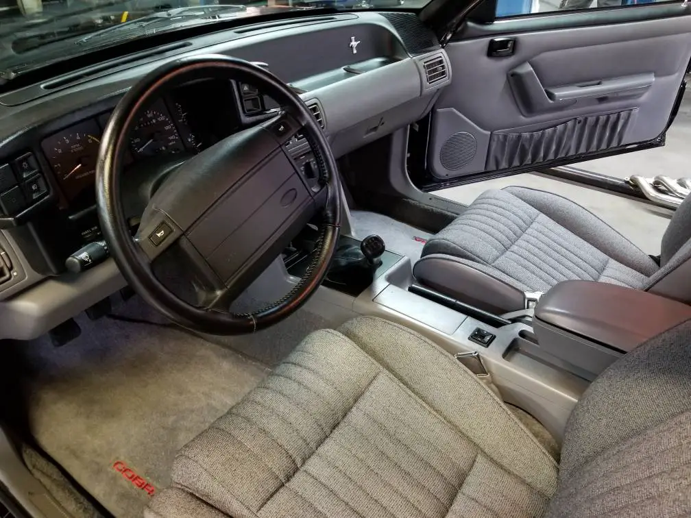 1993 mustang convertible interior