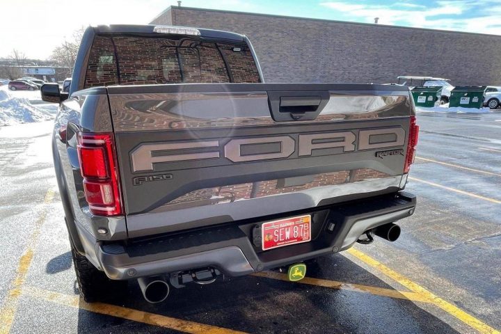 Ford F Raptor Supercab Attracting Lots Of Attention At Auction