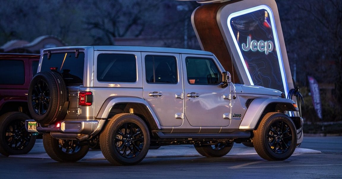 jeep plans to build electric vehicle charging stations at major trailheads Oor4Q8R