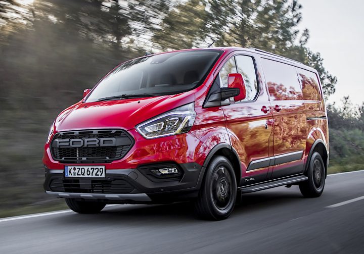 Ford Transit Custom Snags Medium Van Of The Year Award