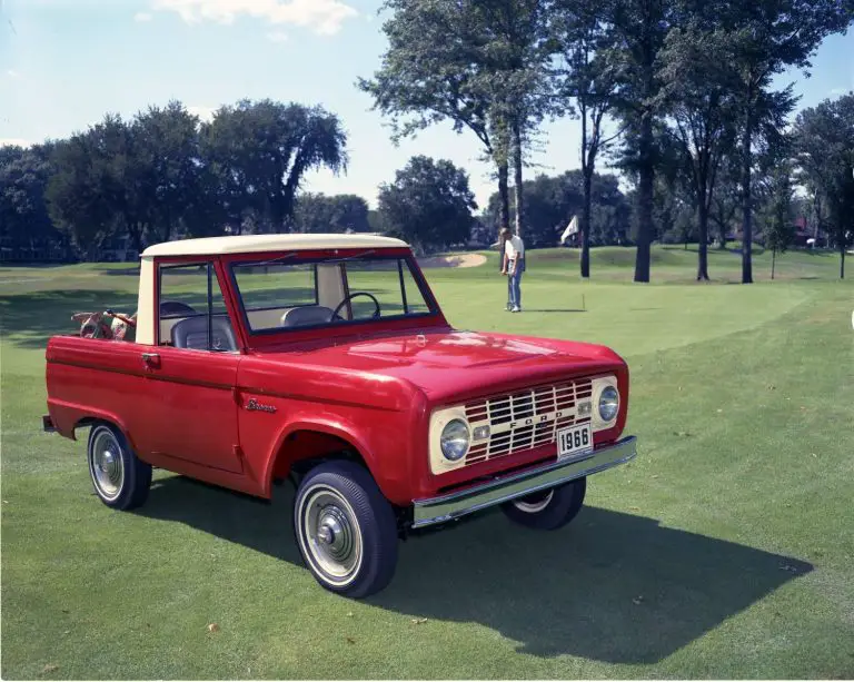 Hollywood Studio Seeks Vintage Ford Bronco Models For Upcoming Movie