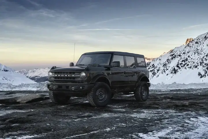 Ford Bronco's Soft Top Appears to Hate Canadian Winters - The Car